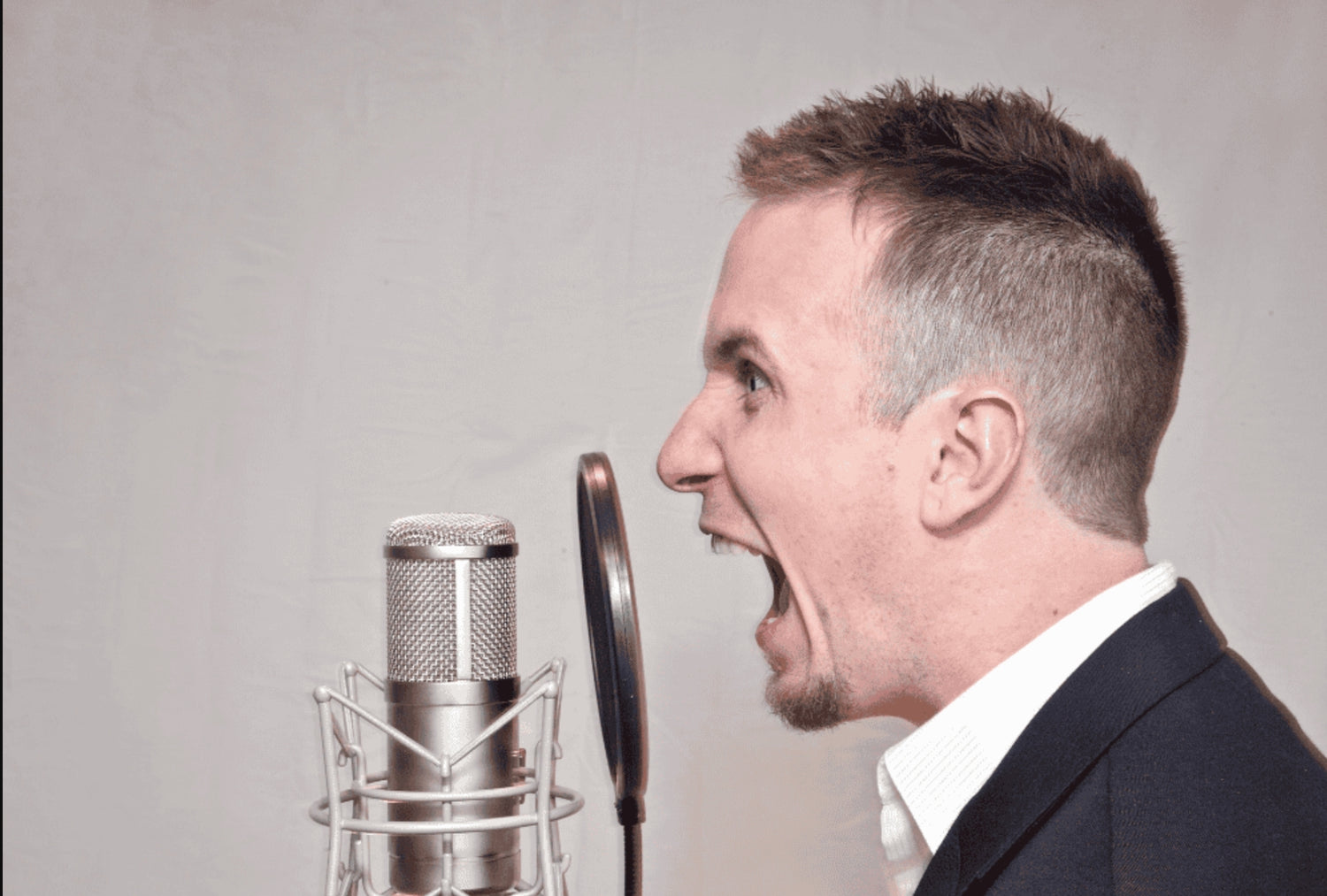 How to choose the best mic for voice overs